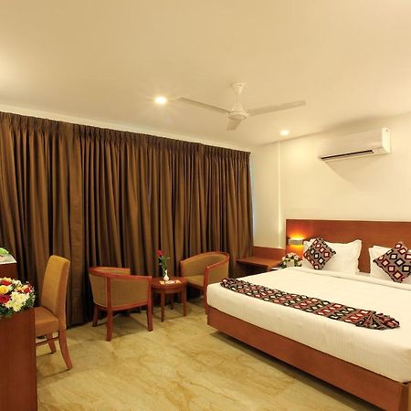 Hotel Amala Pathanamthitta Exterior photo