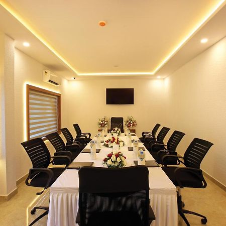 Hotel Amala Pathanamthitta Exterior photo
