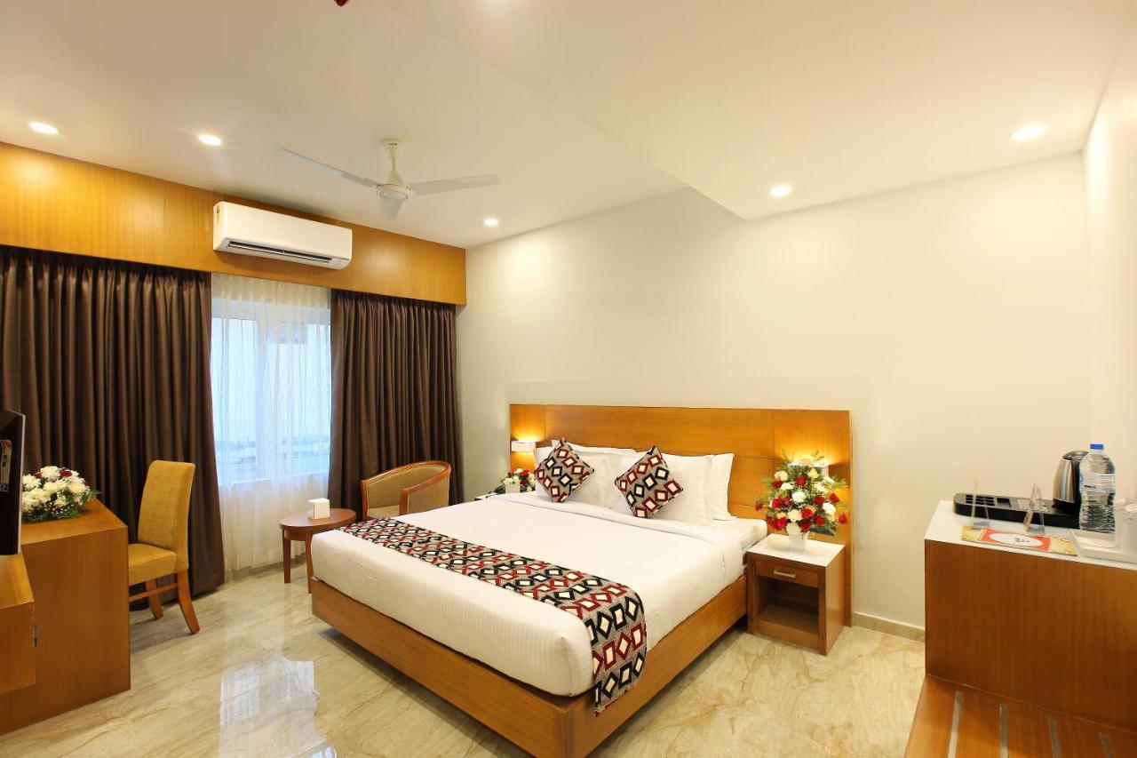 Hotel Amala Pathanamthitta Exterior photo