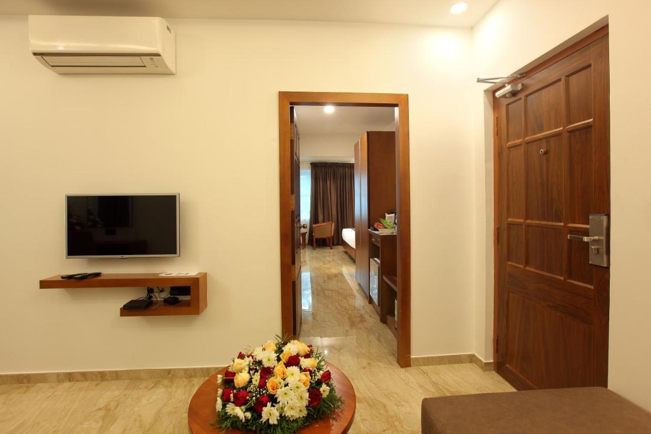 Hotel Amala Pathanamthitta Exterior photo