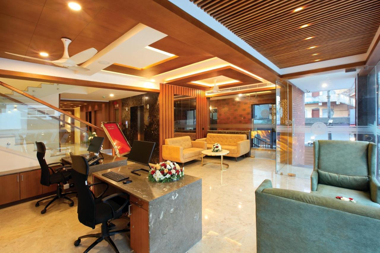 Hotel Amala Pathanamthitta Exterior photo