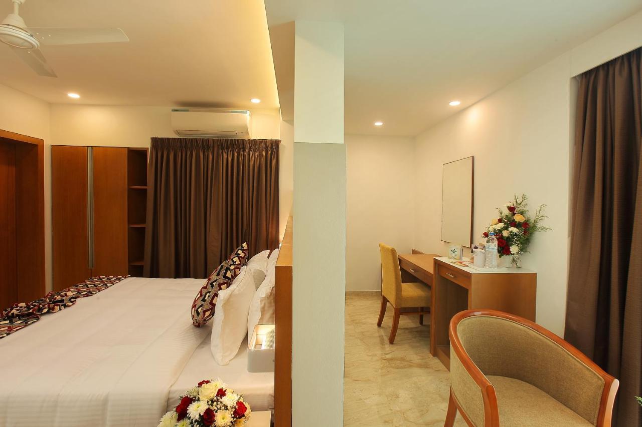 Hotel Amala Pathanamthitta Exterior photo